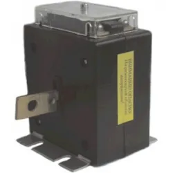 Трансформатор тока 150/5 5ВА класс точности 0,5 в пластмассовом корпусе с крышко5